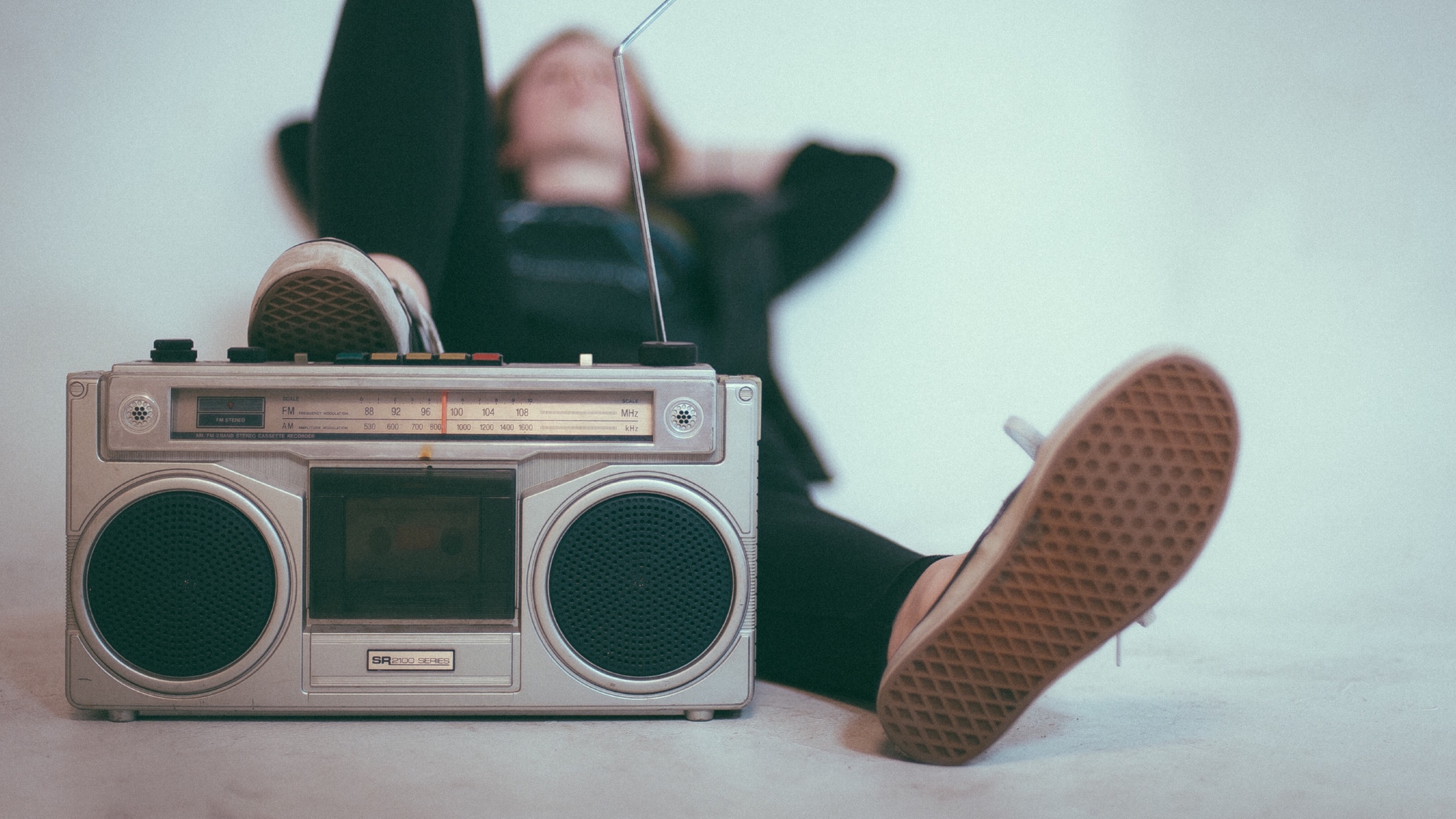 Time Travel to the 90’s – 20 Songs For Your Mix Tape 
